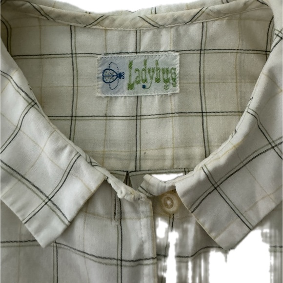 Vintage woman’s shirt size small. - Picture 2 of 4